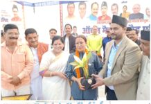 ★. गौलापार में आयोजित मैराथन दौड़ के पदक विजेताओं को खेल मंत्री रेखा आर्या ने किया सम्मानित ★. इंपीरियम सीनियर सेकेंडरी स्कूल में आंचल मैराथन दौड़ प्रतियोगिता का हुआ समापन (चन्दन सिंह बिष्ट) स्टार खबर