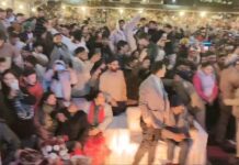 ★. नैनीताल कार्निवाल में अफरा-तफरी, कानून व्यवस्था धराशायी ★. मंच पर चढ़े अराजक तत्व, भीड़ में फंसे कमिश्नर–डीएम (देखिए वीडियो)…(चन्दन सिंह बिष्ट) “स्टार खबर” नैनीताल।