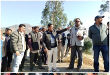 ★. ओखलकांडा : 6 माह में उखड़ी 48 करोड़ की सड़क, ब्लॉक प्रमुख ने अफसरों की लगाई क्लास ★. ओखलकांडा में पीएमजीएसवाई सड़क की पोल खुली, गैंती से उखड़ी डामर परत, ठेकेदार–विभाग कटघरे में (चन्दन सिंह बिष्ट) “स्टार खबर” ओखलकांडा/हरीशताल