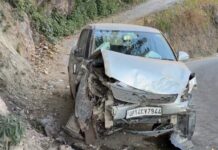 नैनीताल कालाढूंगी मार्ग पर पर्यटकों की कार दुर्घटनाग्रस्त, कई घायल.. रिपोर्ट- (सुनील भारती) “स्टार खबर” नैनीताल..