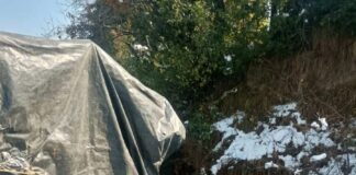 ठंड, बर्फ और जोखिम के बीच डटे जवान… नैनीताल पुलिस बनी पर्यटकों व आमजन की सुरक्षा की ढाल.. रिपोर्ट- (सुनील भारती) “स्टार खबर ” नैनीताल..