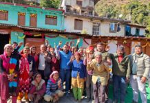 8 माह बाद भी पैदल मार्ग दुरुस्त नहीं, आलम गांव में शासन–प्रशासन के खिलाफ प्रदर्शन.. रिपोर्ट- (सुनील भारती ) “स्टार खबर” नैनीताल…