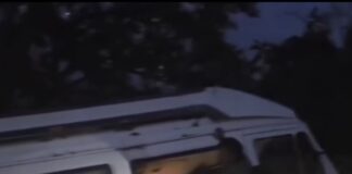 भीमताल रोड पर बड़ा हादसा: अनियंत्रित टेंपो ट्रैवलर खाई में गिरकर पेड़ पर अटका, कई यात्री घायल.. रिपोर्ट- ( सुनील भारती) “स्टार खबर” नैनीताल..