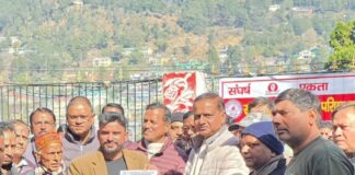 18 सूत्रीय मांगों को लेकर राज्य कर्मचारी संयुक्त परिषद का धरना प्रदर्शन.. मुख्यमंत्री को संबोधित ज्ञापन उप जिलाधिकारी को सौंपा… रिपोर्ट- (सुनील भारती ) “स्टार खबर” नैनीताल