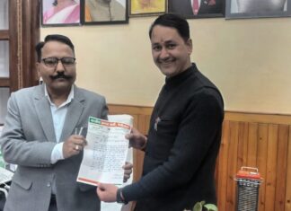 चार्टन लॉज क्षेत्र की सुरक्षा को लेकर जिलाधिकारी से की गई कार्रवाई की मांग.. रिपोर्ट- (ब्यूरो) “स्टार खबर” नैनीताल…