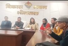 विकास भवन में झीलों के संरक्षण एवं सौंदर्यीकरण पर मंथन…. भीमताल झील, नौकुचियाताल व सातताल के लिए उच्च स्तरीय योजना बनाने पर जोर….. रिपोर्ट- (सुनील भारती ) “स्टार खबर” नैनीताल…