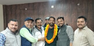 हल्द्वानी : श्रमजीवी पत्रकार यूनियन के नगर अध्यक्ष पुष्कर अधिकारी का हुआ भव्य स्वागत ★. संगठन को नई दिशा मिलने की उम्मीद, पत्रकार हितों को मिलेगा बल (चन्दन सिंह बिष्ट) “स्टार खबर” हल्द्वानी |