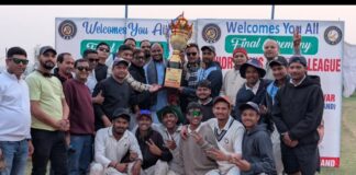 ★. गौलापार : सीनियर मेंस डिस्ट्रिक्ट लीग का खिताब रामराज क्रिकेट अकादमी के नाम ★. फाइनल में आरोन क्रिकेट अकादमी को 205 रनों से हराया (चन्दन सिंह बिष्ट) “स्टार खबर” गौलापार (हल्द्वानी) |