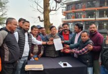 मुनस्यारी में बिगड़ती कानून व्यवस्था पर कांग्रेस का प्रदर्शन.. चोरी की घटनाओं के खुलासे की मांग…. रिपोर्ट- (सुनील भारती ) “स्टार खबर” नैनीताल..