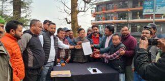 मुनस्यारी में बिगड़ती कानून व्यवस्था पर कांग्रेस का प्रदर्शन.. चोरी की घटनाओं के खुलासे की मांग…. रिपोर्ट- (सुनील भारती ) “स्टार खबर” नैनीताल..