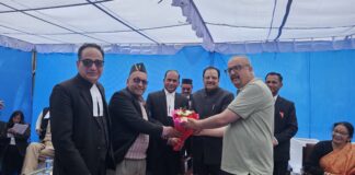 नैनीताल जिला बार एसोसिएशन के नवनियुक्त पदाधिकारियों का शपथ ग्रहण समारोह संपन्न.. सांसद अजय भट्ट ने चैम्बर निर्माण हेतु 5 लाख रुपए देने की घोषणा…… रिपोर्ट- (सुनील भारती ) “स्टार खबर” नैनीताल…