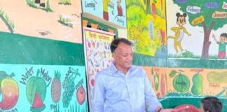 विद्यालय निरीक्षण में बड़ी लापरवाही उजागर तीन दिन से शिक्षक विहीन मिला हेड़िया गांव का स्कूल, सीडीओ ने मांगी रिपोर्ट पदमपुरी इंटर कॉलेज की व्यवस्थाएं मिलीं संतोषजनक, बच्चों को दिए सफलता के मंत्र… रिपोर्ट- (सुनील भारती ) “स्टार खबर” नैनीताल..