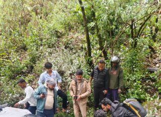 नैनीताल खाई में गिरी थार, रेस्क्यू ऑपरेशन में एक युवक की मौत… रिपोर्ट: (सुनील भारती) “स्टार खबर” नैनीताल