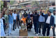 रसोई गैस मूल्य वृद्धि के विरोध में कांग्रेस का प्रदर्शन, फूंका पुतला…. रिपोर्ट- (सुनील भारती ) “स्टार खबर” नैनीताल…