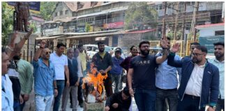 रसोई गैस मूल्य वृद्धि के विरोध में कांग्रेस का प्रदर्शन, फूंका पुतला…. रिपोर्ट- (सुनील भारती ) “स्टार खबर” नैनीताल…