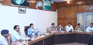 नैनीताल में यातायात व्यवस्था सुधारने को मंथन, मंडलायुक्त दीपक रावत की अध्यक्षता में समिति बैठक सम्पन्न…. रिपोर्ट- (सुनील भारती ) “स्टार खबर” नैनीताल.