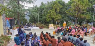 श्री अरबिंदो आश्रम में गूंजे भक्ति के स्वर, अंतर-विद्यालय गायन प्रतियोगिता में छात्रों ने बिखेरा प्रतिभा का रंग… रिपोर्ट- (सुनील भारती ) “स्टार खबर” नैनीताल..