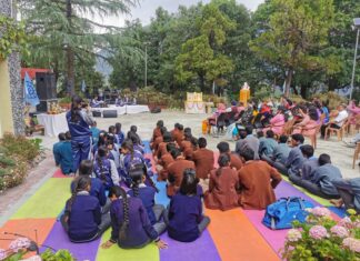 श्री अरबिंदो आश्रम में गूंजे भक्ति के स्वर, अंतर-विद्यालय गायन प्रतियोगिता में छात्रों ने बिखेरा प्रतिभा का रंग… रिपोर्ट- (सुनील भारती ) “स्टार खबर” नैनीताल..