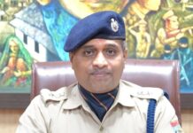 कैंची धाम में श्रद्धालुओं का सैलाब, शटल सेवाओं से सुगम हुए दर्शन… एसएसपी मंजूनाथ टीसी ने श्रद्धालुओं से क्या कहा देखें वीडियो… रिपोर्ट- (सुनील भारती ) “स्टार खबर ” नैनीताल…