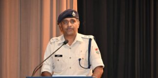 कैंची धाम ड्यूटी में तैनात दो पुलिसकर्मी नशे में धुत, युवती से छेड़छाड़ के आरोप में गिरफ्तार.. अल्कोमीटर और मेडिकल जांच में शराब सेवन की पुष्टि, एसएसपी ने दिए सख्त कार्रवाई के निर्देश… रिपोर्ट- (ब्यूरो ) ” स्टार खबर” नैनीताल…