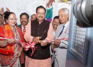 चन्द्र लाल साह ठुलघरिया के जन्मदिवस पर आयोजित हुए विविध कार्यक्रम, स्मारिका एवं पुस्तक का विमोचन… ‘बुज्यु’ की स्मृतियों को किया नमन, सांसद अजय भट्ट ने संगीत कक्ष के जीर्णोद्धार हेतु 5 लाख देने की घोषणा… रिपोर्ट- (सुनील भारती ) ” स्टार खबर” नैनीताल..