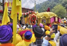 गुरु अर्जुन देव जी के शहीदी दिवस पर नैनीताल में निकला भव्य नगर कीर्तन…. बरेली, हल्द्वानी और रुद्रपुर सहित विभिन्न क्षेत्रों की संगत ने की सहभागिता, पालकी साहिब के साथ गूंजे गुरबाणी के स्वर.. रिपोर्ट- (ब्यूरो) ” स्टार खबर” नैनीताल..