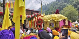 गुरु अर्जुन देव जी के शहीदी दिवस पर नैनीताल में निकला भव्य नगर कीर्तन…. बरेली, हल्द्वानी और रुद्रपुर सहित विभिन्न क्षेत्रों की संगत ने की सहभागिता, पालकी साहिब के साथ गूंजे गुरबाणी के स्वर.. रिपोर्ट- (ब्यूरो) ” स्टार खबर” नैनीताल..