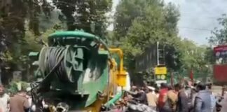 नैनीताल में बेकाबू ट्रक भीड़ में घुसा, कई पर्यटक घायल.. चीना बाबा चौराहे पर बड़ा हादसा, दो गंभीर घायलों को हल्द्वानी रेफर किया गया… रिपोर्ट- (सुनील भारती) “स्टार खबर ” नैनीताल..
