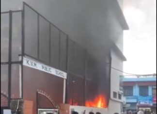 हल्द्वानी के केवीएम स्कूल में भीषण आग, दो बसें और जनरेटर जलकर राख….देखें पूरा विडियो… रिपोर्ट- (सुनील भारती ) “स्टार खबर” नैनीताल…