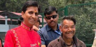 कैंची धाम पहुंचे कवि कुमार विश्वास, बाबा नीम करौली के दर्शन कर लिया आशीर्वाद… रिपोर्ट – (सुनील भारती ) “स्टार खबर ” नैनीताल..
