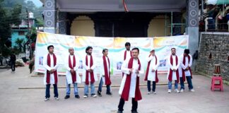 हम भी हैं देशभक्त’ नुक्कड़ नाटक से गूंजा राम सेवक सभा परिसर राष्ट्रीय नाट्य महोत्सव-2026 के तहत प्रयोगांक नैनीताल की प्रस्तुति, वंदे मातरम् के 150 वर्ष पूरे होने पर देशभक्ति का संदेश…. रिपोर्ट-(सुनील भारती ) “स्टार खबर ” नैनीताल