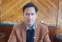 मॉल रोड बनेगी ‘नो हॉर्न ज़ोन’, 1 अगस्त से नियम लागू करने की तैयारी… कुमाऊं कमिश्नर दीपक रावत ने ट्रैफिक व्यवस्था को लेकर अधिकारियों व टैक्सी यूनियनों के साथ की बैठक, नियम तोड़ने वालों पर लगेगा जुर्माना.. रिपोर्ट- (सुनील भारती ) “स्टार खबर” नैनीताल…