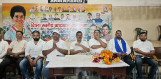 हल्द्वानी स्वराज आश्रम में कांग्रेस की बैठक : कार्यकर्ता जन-जन तक पहुंचाएं पार्टी की नीतियां : इन्दर पाल आर्य संगठन विस्तार के साथ चुनावी तैयारी में जुटी कांग्रेस, जुगल किशोर बने धारी ब्लॉक अध्यक्ष