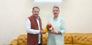 पूर्व दर्जा मंत्री बिट्टू कर्नाटक ने कुलपति प्रोफेसर सतपाल से की मुलाकात, रोजगारपरक पाठ्यक्रमों पर हुई चर्चा…. रिपोर्ट- (सुनील भारती) “स्टार खबर” नैनीताल.