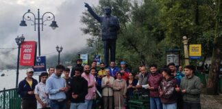 गंगाजल से शुद्धिकरण के विरोध में कांग्रेस कार्यकर्ताओं ने जलाए कैंडल… रिपोर्ट- (सुनील भारती) “स्टार खबर ” नैनीताल..
