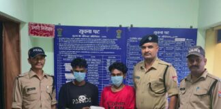 लिफ्ट देने के बहाने बुजुर्ग महिला के सोने के टॉप्स लूटे, दो गिरफ्तार… भीमताल पुलिस ने 12 दिन में किया वारदात का खुलासा, लूटा गया टॉप्स और बाइक बरामद… रिपोर्ट- (सुनील भारती ) “स्टार खबर” नैनीताल..
