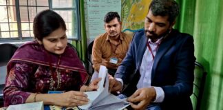 ज्योलिकोट पहुंची दिल्ली से विशेषज्ञ टीम ने व्यवस्थाएं परखीं 61 लोगों के लिए गए ब्लड सैंपल, पीएचसी में चार मरीज भर्ती.. रिपोर्ट- (सुनील भारती ) “स्टार खबर” नैनीताल