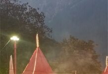 नंदा देवी महोत्सव में गूंजे मां के जयकारे, पंच आरती में उमड़ा आस्था का सैलाब.. मंदिर प्रांगण में शाम से जुटने लगी श्रद्धालुओं की भीड़, आरती के बाद वितरित हुआ प्रसाद… रिपोर्ट- (सुनील भारती) “स्टार खबर ” नैनीताल..