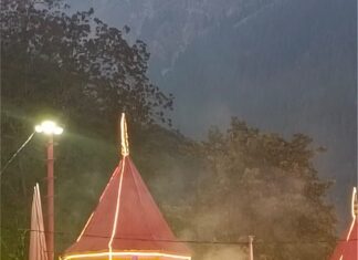 नंदा देवी महोत्सव में गूंजे मां के जयकारे, पंच आरती में उमड़ा आस्था का सैलाब.. मंदिर प्रांगण में शाम से जुटने लगी श्रद्धालुओं की भीड़, आरती के बाद वितरित हुआ प्रसाद… रिपोर्ट- (सुनील भारती) “स्टार खबर ” नैनीताल..