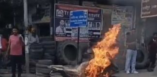 चैती चौराहे पर धू-धू कर जली पल्सर बाइक, मची अफरातफरी.. रिपोर्ट- (ब्यूरो) “स्टार खबर” नैनीताल..