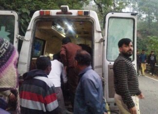 भूमियाधार में 250 फीट गहरी खाई में गिरी स्कॉर्पियो… अंधेरे और दुर्गम रास्ते में दो से तीन घंटे चला रेस्क्यू अभियान.. रिपोर्ट- (सुनील भारती) ‘स्टार खबर’ नैनीताल