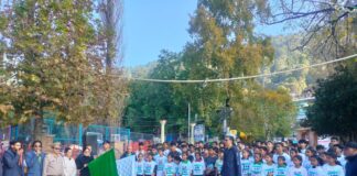 400 धावकों ने लगाई दौड़, नाटक से दिया वन्यजीव बचाने का संदेश… वन्य प्राणी सप्ताह के तीसरे दिन मैराथन में दिखा उत्साह,… रिपोर्ट- (सुनील भारती) ‘स्टार खबर’ नैनीताल