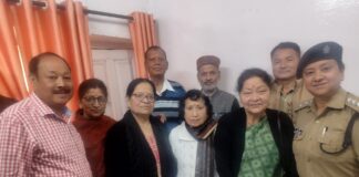 पेंशनरों के पहचान पत्र जारी करने की प्रक्रिया जल्द शुरू करने की मांग.. शहर में ट्रैफिक व्यवस्था सुधारने और नशेड़ियों पर कार्रवाई को लेकर सीओ सिटी से मिले पेंशनर… रिपोर्ट- (सुनील भारती) ‘स्टार खबर’ नैनीताल..