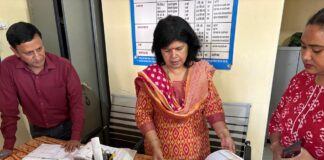 सीएमओ ने चार स्वास्थ्य केंद्रों का किया औचक निरीक्षण… लेबर रूम, दवा वितरण और साफ-सफाई की व्यवस्थाएं परखीं… रिपोर्ट- (सुनील भारती) ‘स्टार खबर’ नैनीताल..