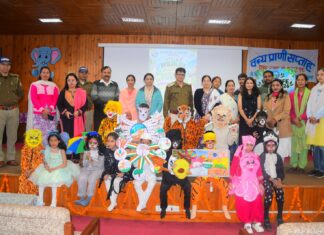 वन्यजीव संरक्षण का संदेश लेकर रैंप पर उतरे नन्हे-मुन्ने, बच्चों ने बनाए संरक्षण मॉडल… 220 विद्यार्थियों ने किया निःशुल्क भ्रमण… रिपोर्ट- (सुनील भारती) ‘स्टार खबर’ नैनीताल..