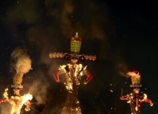 डीएसए मैदान में रावण दहन के साथ गूंजे जय श्रीराम के जयकारे.. रामसेवक सभा के दशहरा महोत्सव में उमड़ा जनसैलाब आतिशबाजी ने बांधा समां.. रिपोर्ट- (सुनील भारती) ‘स्टार खबर’ नैनीताल..